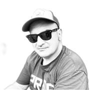 Profesor de historia, con experiencia docente universitaria, da clases online y presenciales en el centro de Madrid a alumnos de la ESO o apoyo universitario.